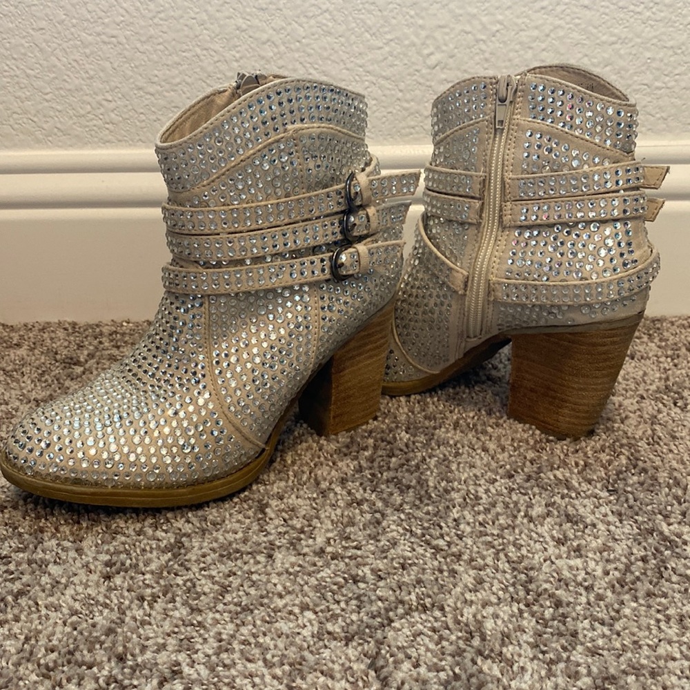 Western Rhinestone boots- 7.5